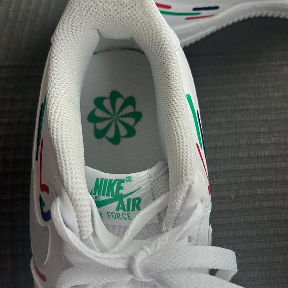 Nike Air Force 1 - Picture 4 of 5